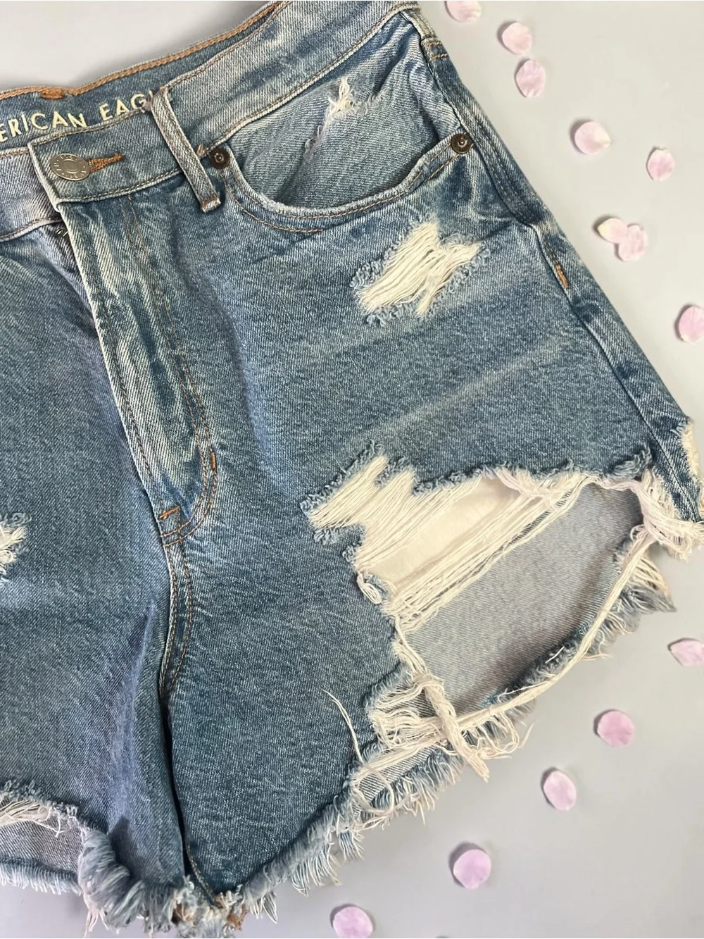 American Eagle Highest Rise 90’s Boyfriend distressed Jeans Shorts